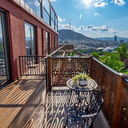 Iris Hotel Tbilisi Buitenkant foto