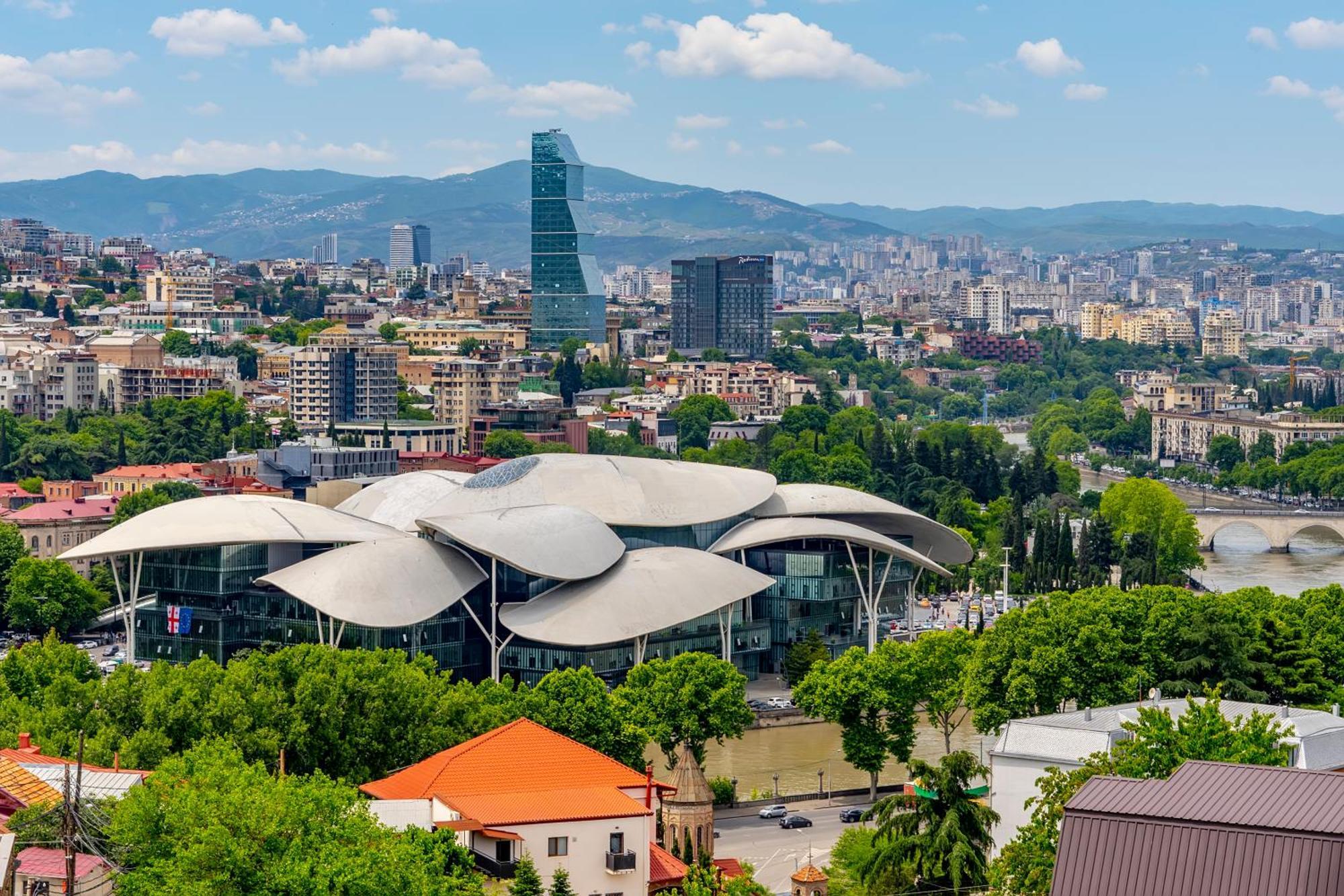 Iris Hotel Tbilisi Buitenkant foto