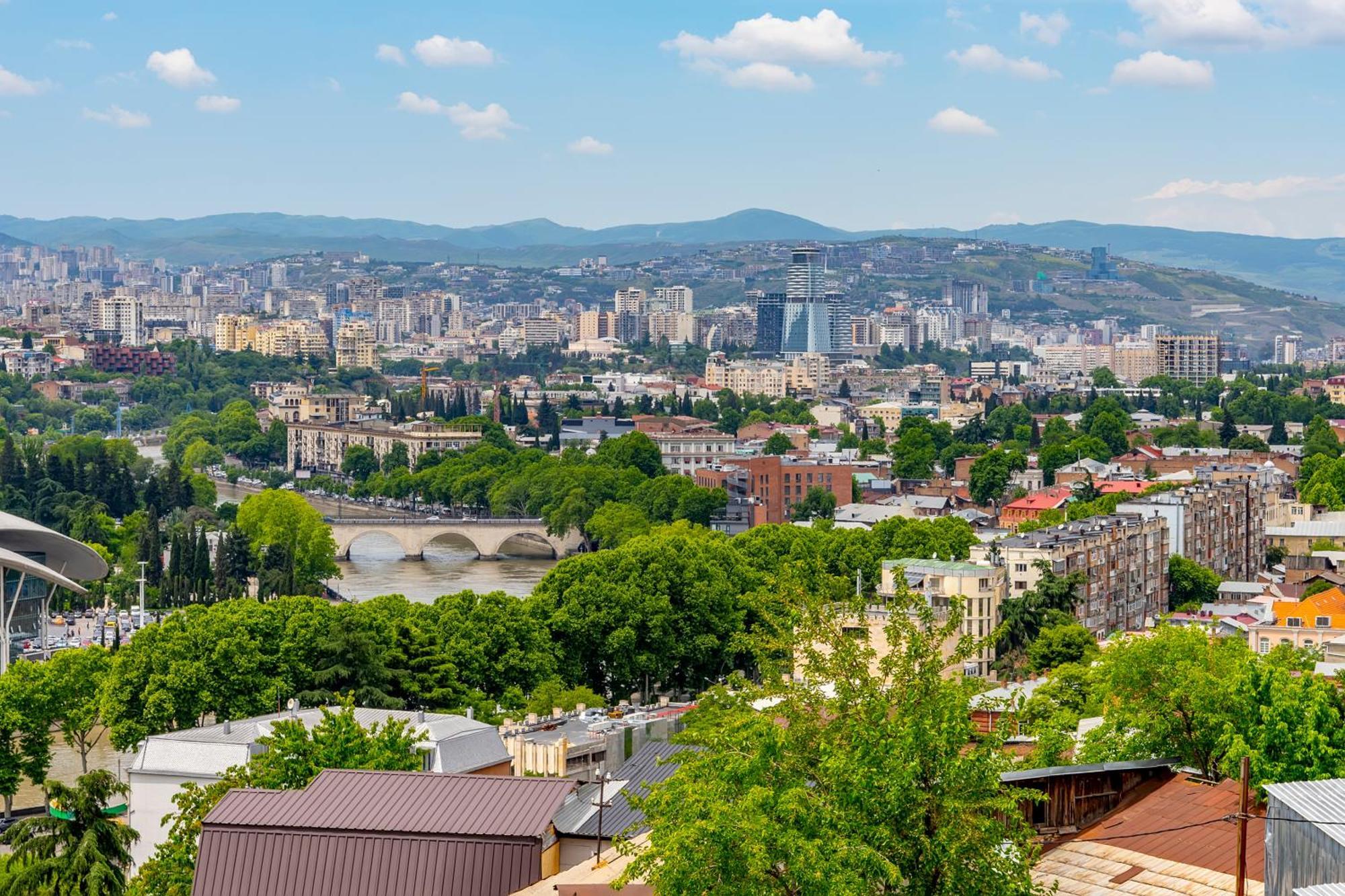 Iris Hotel Tbilisi Buitenkant foto