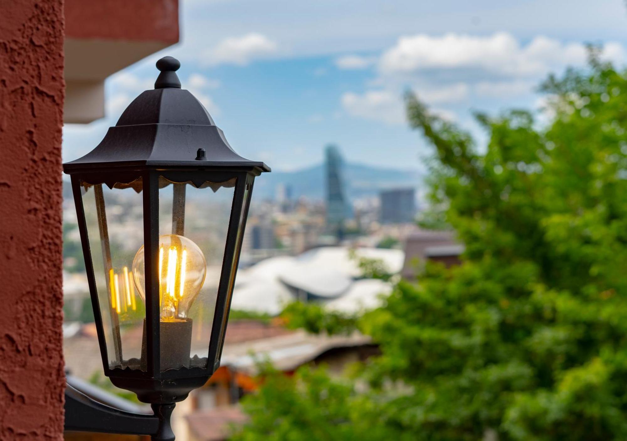 Iris Hotel Tbilisi Buitenkant foto